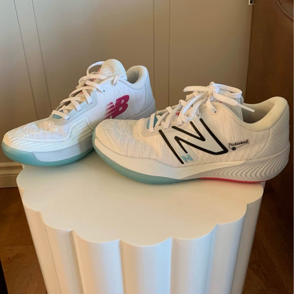 New Balance Women's FuelCell 996v5 Pickleball Shoes